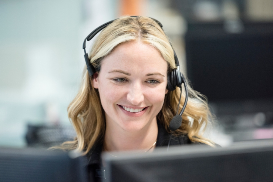 female telemarketer carrying out b2b lead appointment setting